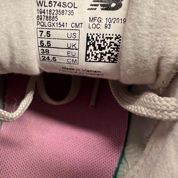 New Balance 574 Classic Shoes Sneakers WL574SOL Size 7.5 B - Picture 8 of 9